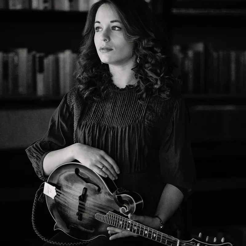 lauren_price_fav_serious_bw_1200x1200